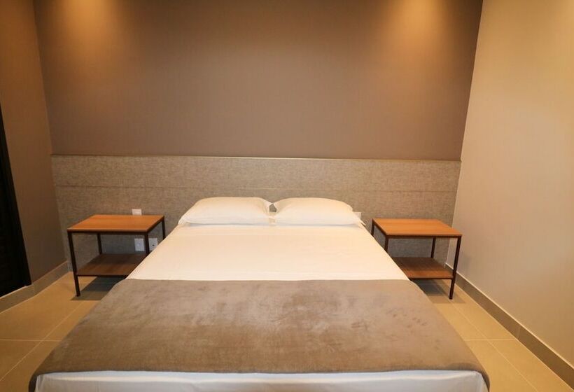 בית מלון כפרי Serravita