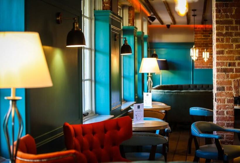 호텔 The Binsted Inn