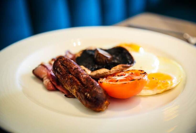 호텔 The Binsted Inn