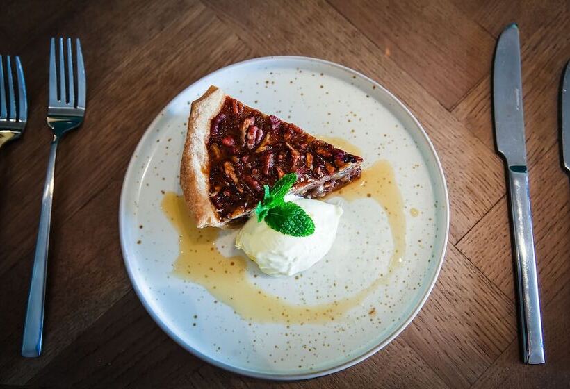 호텔 The Binsted Inn