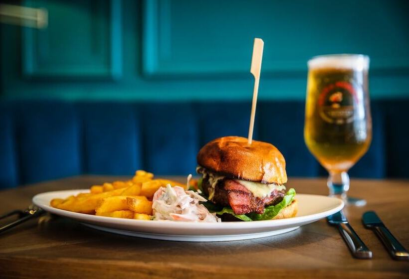 호텔 The Binsted Inn