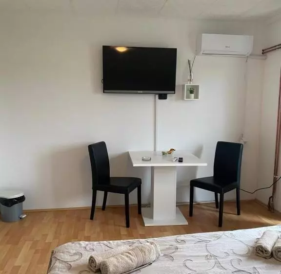 پانسیون Apartmani Petra