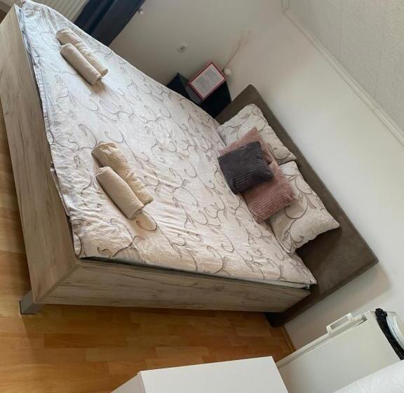 پانسیون Apartmani Petra
