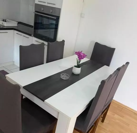 پانسیون Apartmani Petra
