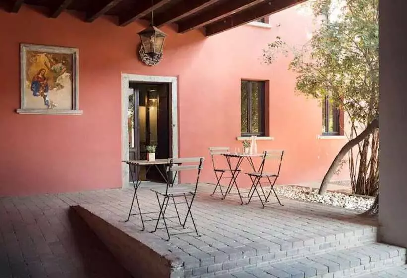 ユースホステル Scuderia La Colombera