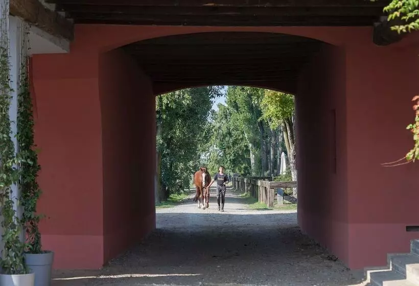 ユースホステル Scuderia La Colombera