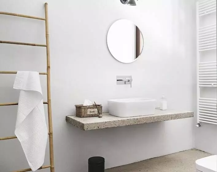 ユースホステル Scuderia La Colombera