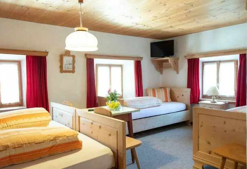 Aamiaismajoitus (B&B) Alpina Hotel Apartments