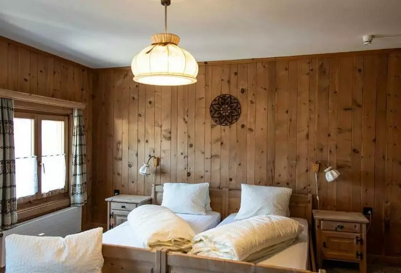 Aamiaismajoitus (B&B) Alpina Hotel Apartments