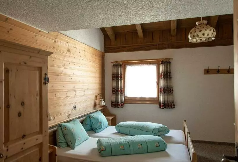 Aamiaismajoitus (B&B) Alpina Hotel Apartments