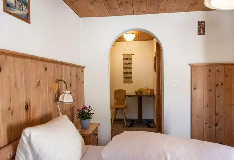 Aamiaismajoitus (B&B) Alpina Hotel Apartments