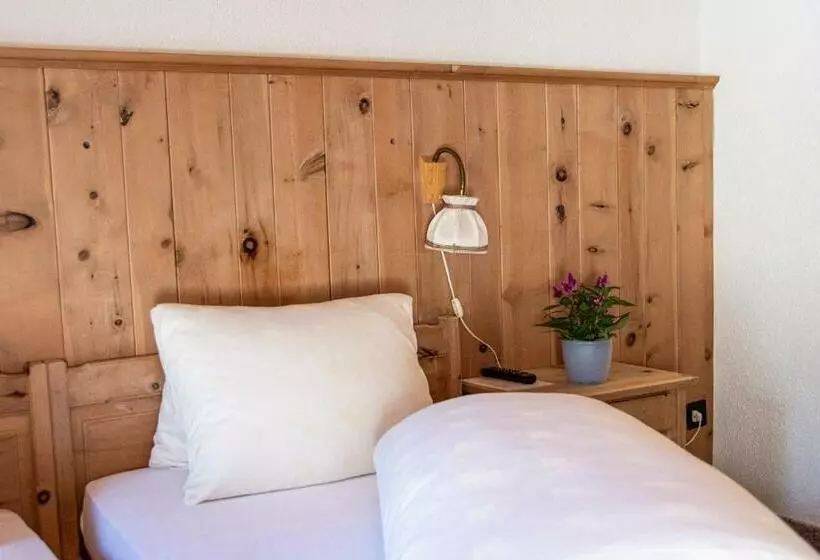 Aamiaismajoitus (B&B) Alpina Hotel Apartments