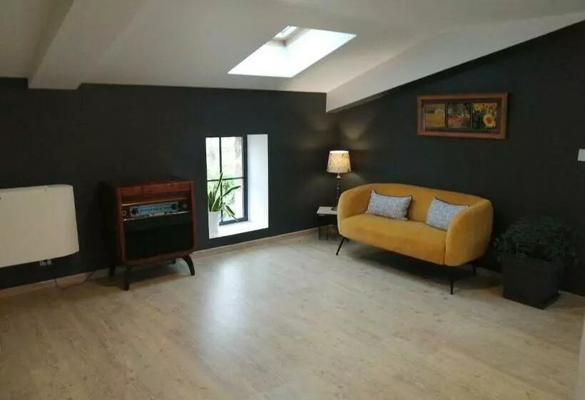 ベッドアンドブレックファースト L Hacienda