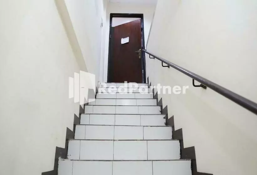 Senyaman Hotel Redpartner