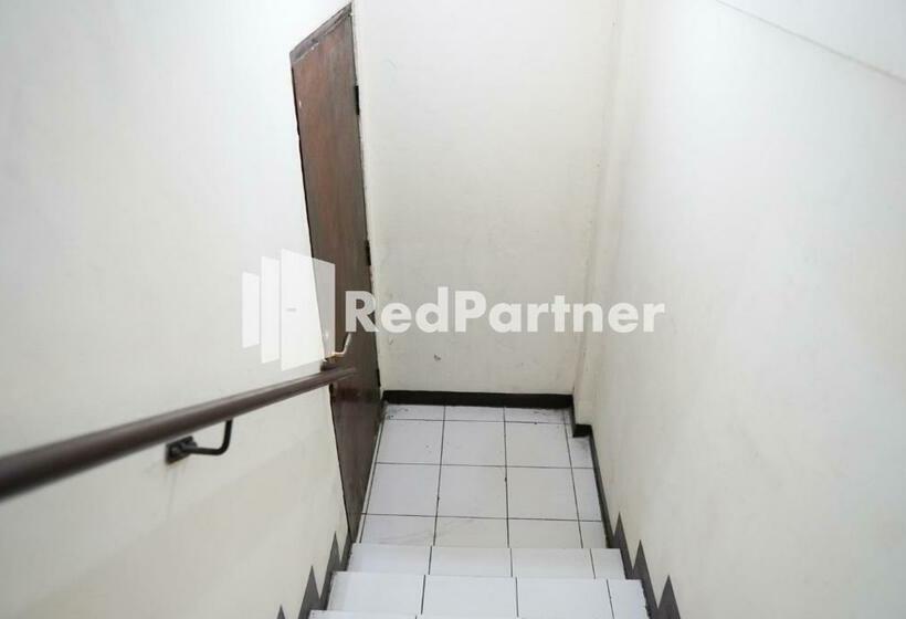 Senyaman Hotel Redpartner