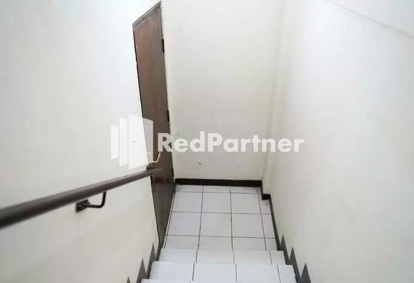 Senyaman Hotel Redpartner