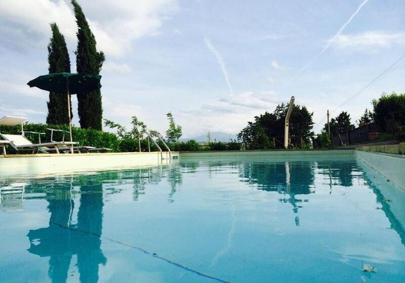 בית מלון כפרי La Vecchia Camera