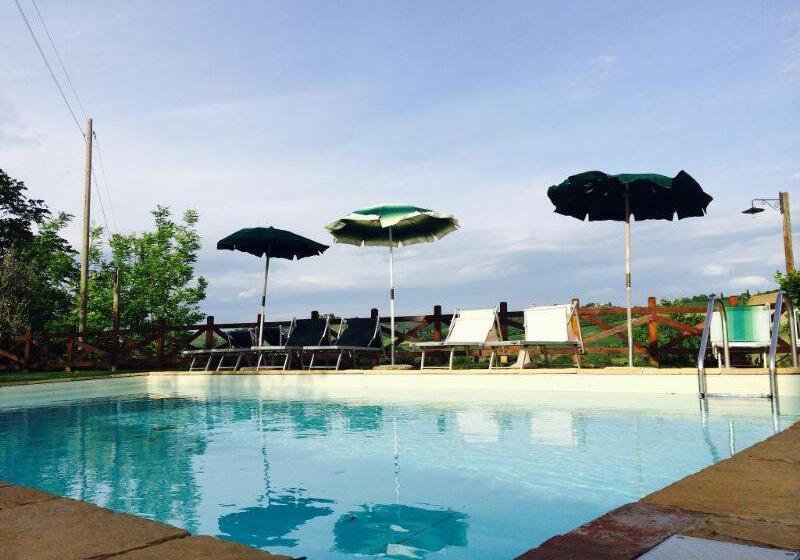 בית מלון כפרי La Vecchia Camera