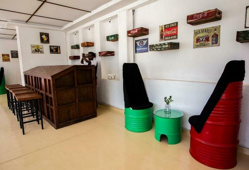 Lost & Found Hostels Mandaramnuwara