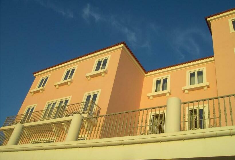 Pensão O Facho Guest House