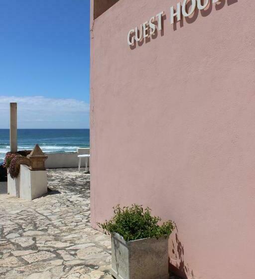 Pensão O Facho Guest House