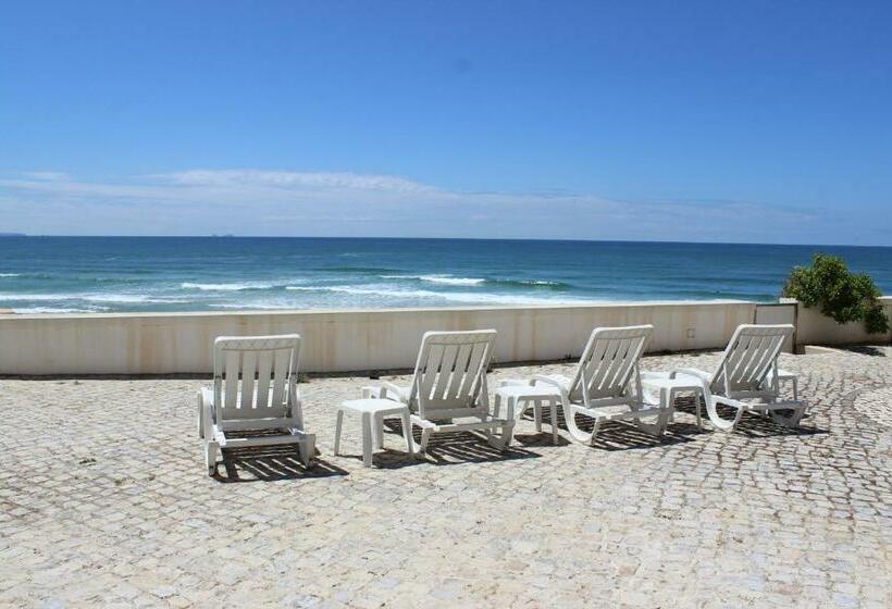 Pensão O Facho Guest House