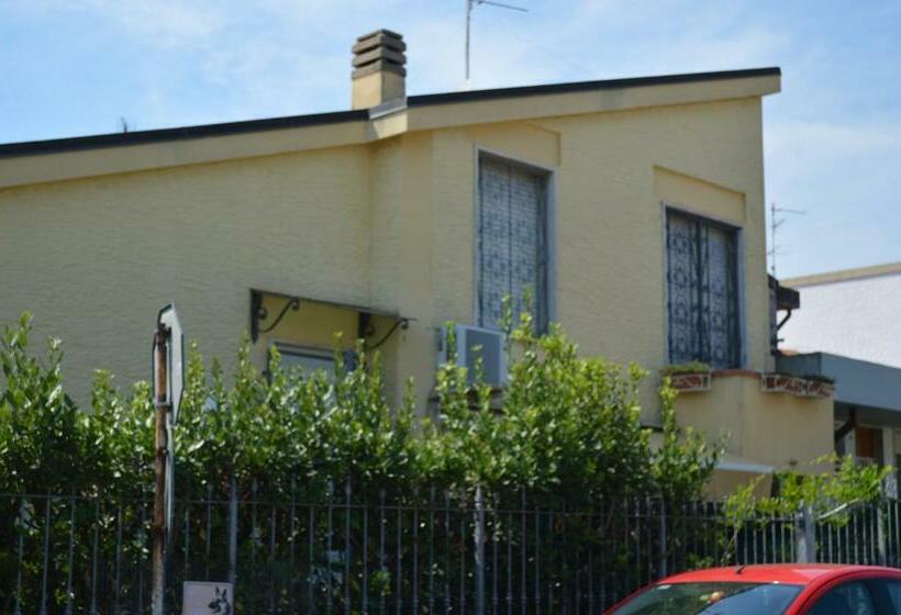 پانسیون A Pochi Passi Dal Mare