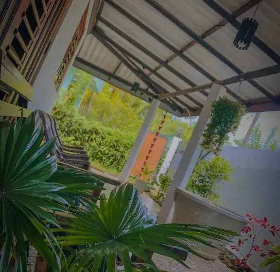 پانسیون Hang Over Residence