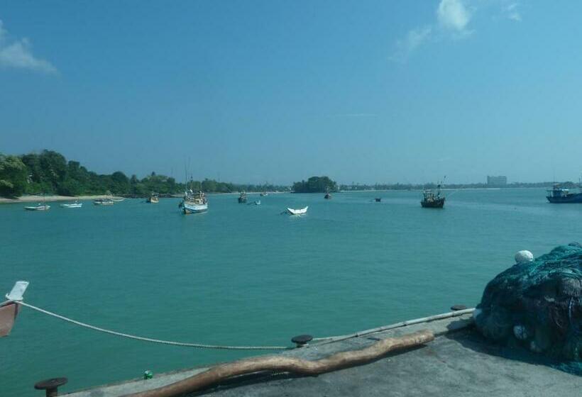 Пансион Hang Over Residence