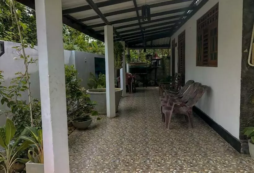پانسیون Hang Over Residence