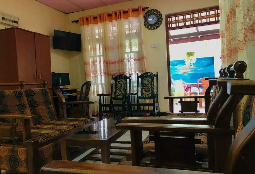 پانسیون Hang Over Residence