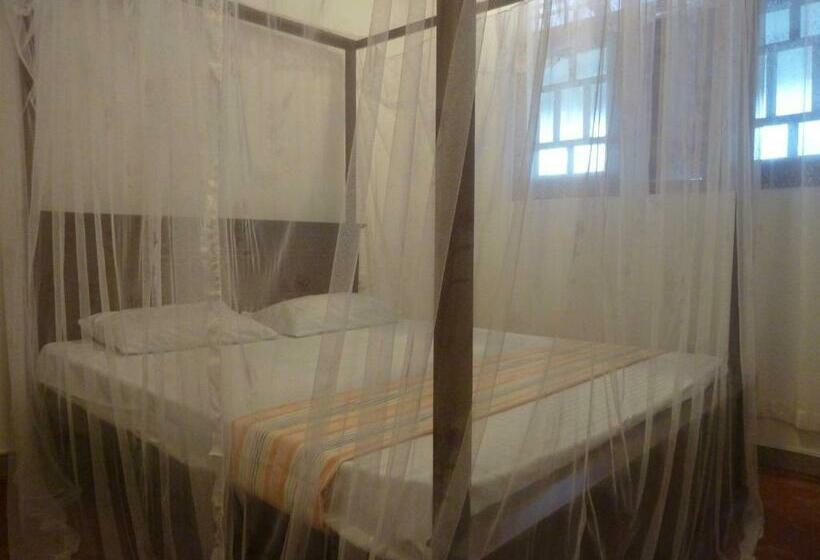 Пансион Hang Over Residence