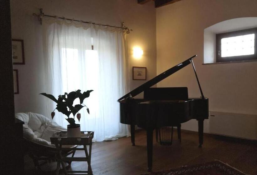 مبيت وإفطار Corte Castello