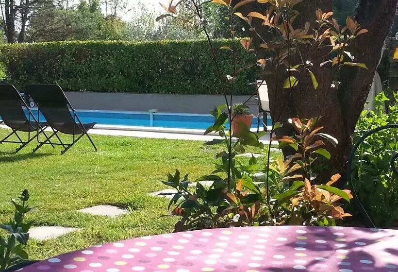 تختخواب و صبحانه Mas La Provence