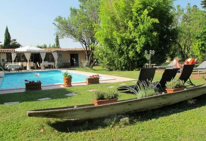 تختخواب و صبحانه Mas La Provence
