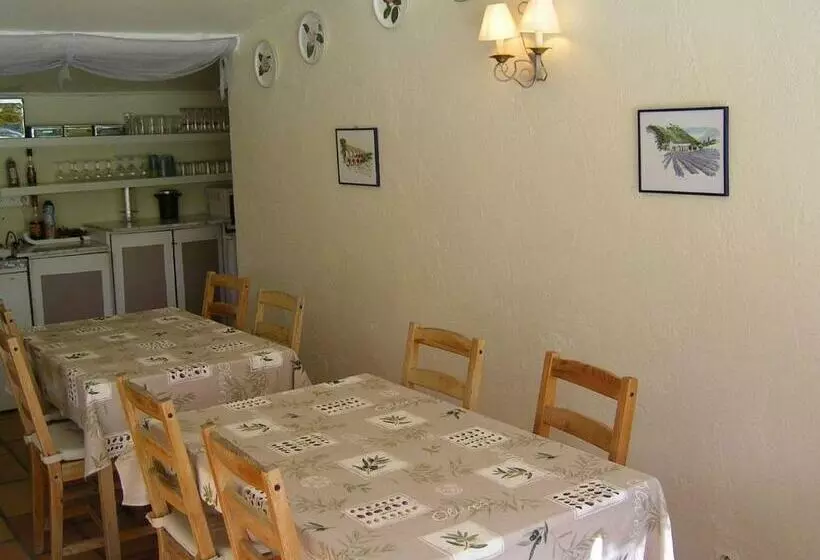 تختخواب و صبحانه Mas La Provence