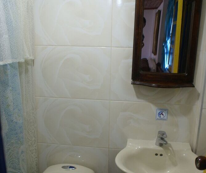 پانسیون Hostal Campestre El Santuario