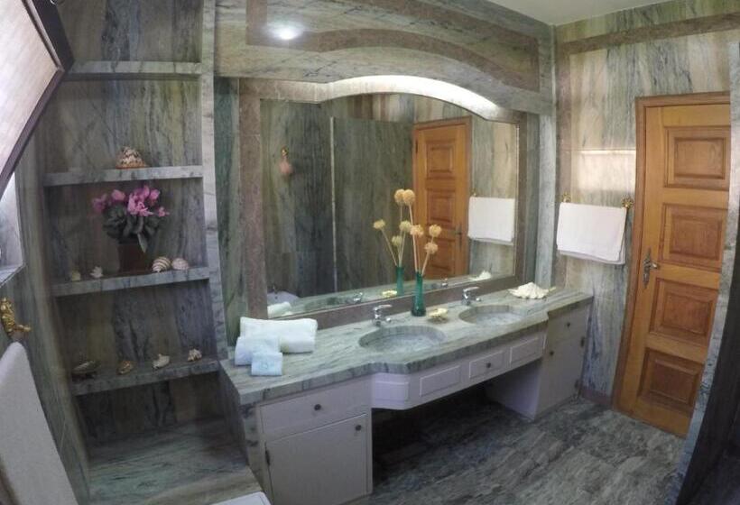 بنسيون Vila Ninita