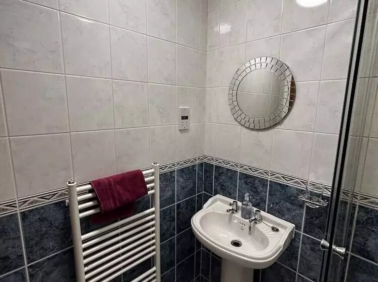 Хостел Acer Lodge Guest House