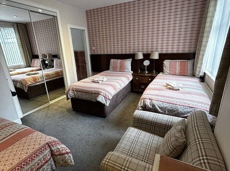 Хостел Acer Lodge Guest House