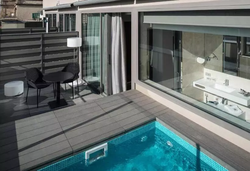 Отель Catalonia Square 4* Sup