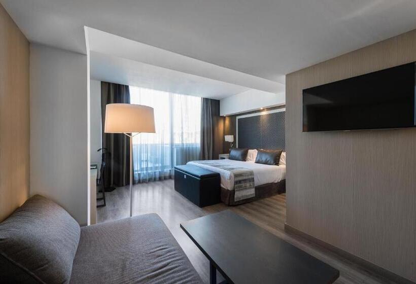 Отель Catalonia Square 4* Sup