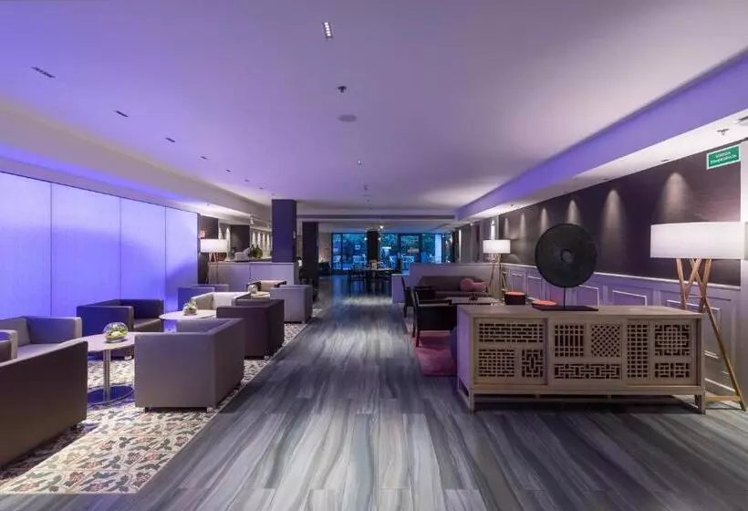 Отель Catalonia Square 4* Sup