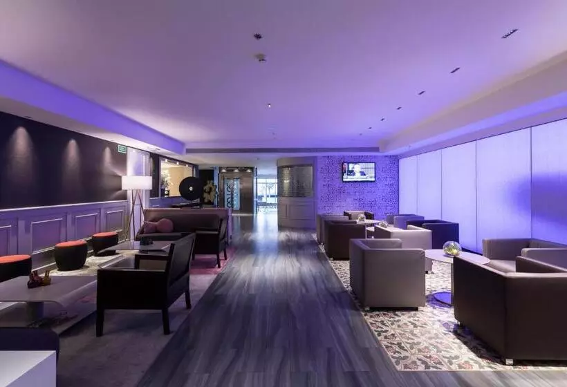 Отель Catalonia Square 4* Sup