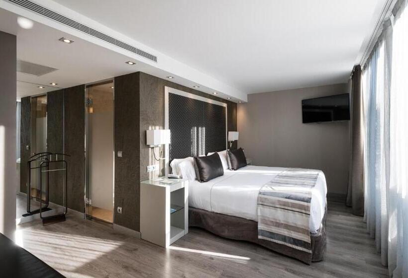 Отель Catalonia Square 4* Sup