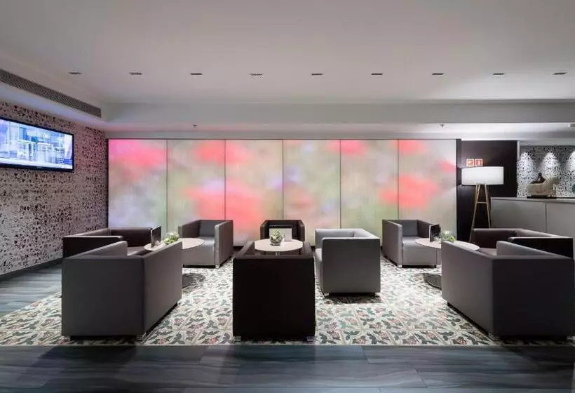 Отель Catalonia Square 4* Sup