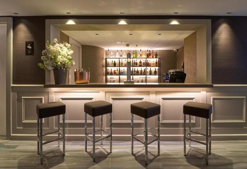 Отель Catalonia Square 4* Sup