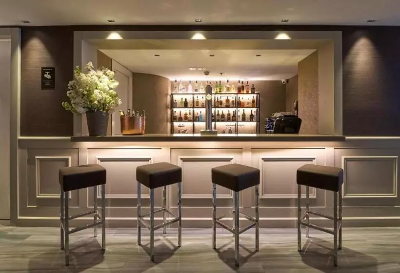 Отель Catalonia Square 4* Sup