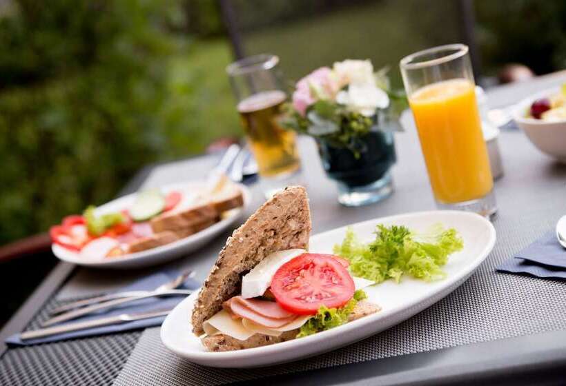 Escala Hotel & Suites