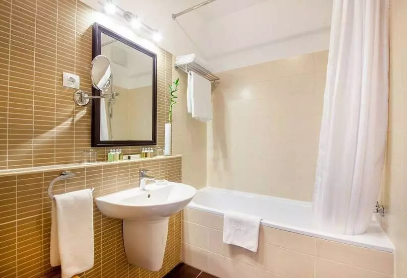 Escala Hotel & Suites